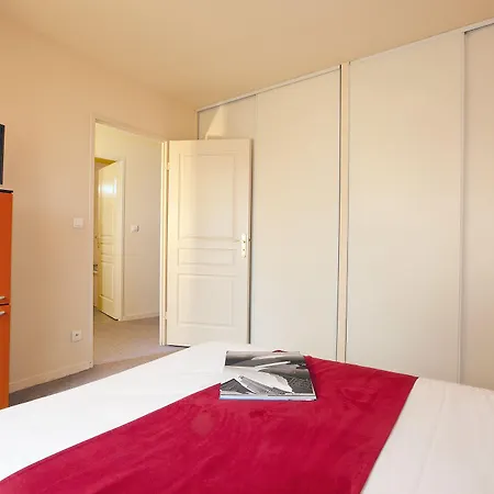 Cerise 3* Valence (Drome)
